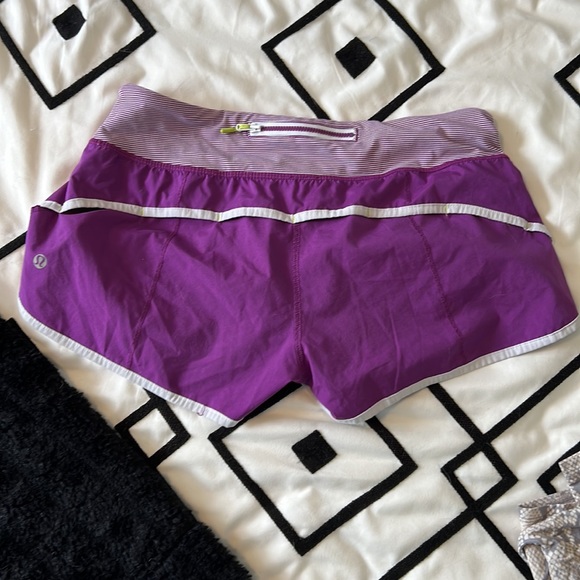 Lululemon speed short size 6 - Picture 2 of 2